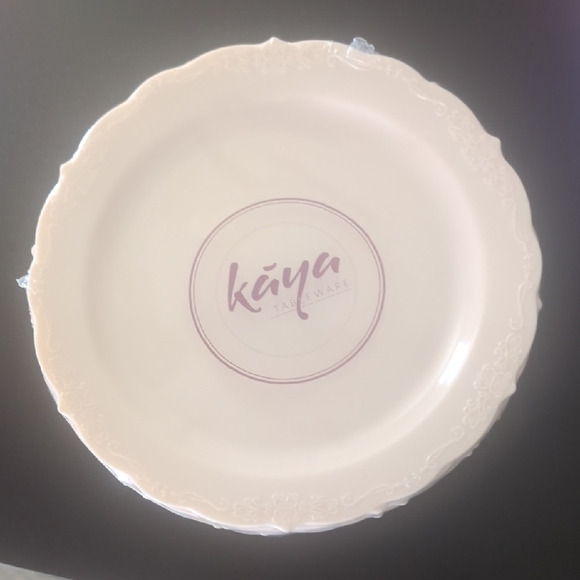 Pink Disposable Tableware Set - Picture 2 of 11